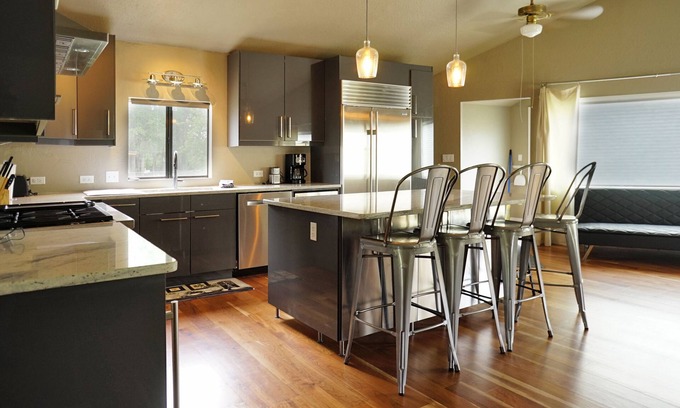South Fork Casa | Riverfront Home on the Rio Grande w/ Great Kitchen, WiFi & Washer/Dryer