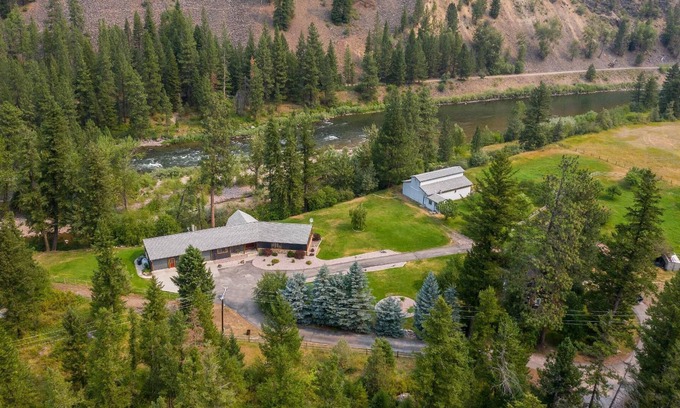 Missoula Casa | Riverfront Home on the Storied Blackfoot River