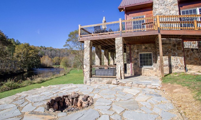 Laurel Springs Casa | Riverfront Home in Quiet Community
