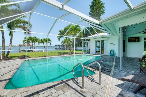 Horti Casa | Riverfront Home with Private Dock on Merritt Island!