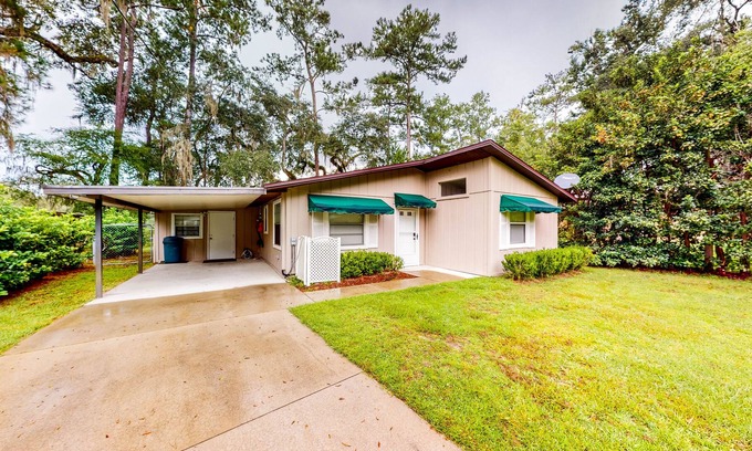 Bell Casa | Riverfront Home with Private Dock, Boat House & Boat Lift - Fireplace & W/D