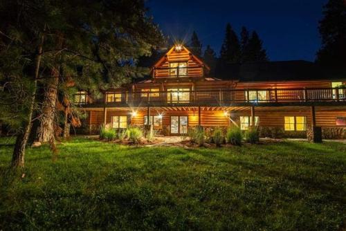 Greenough Casa | Riverfront Lodge On The Blackfoot