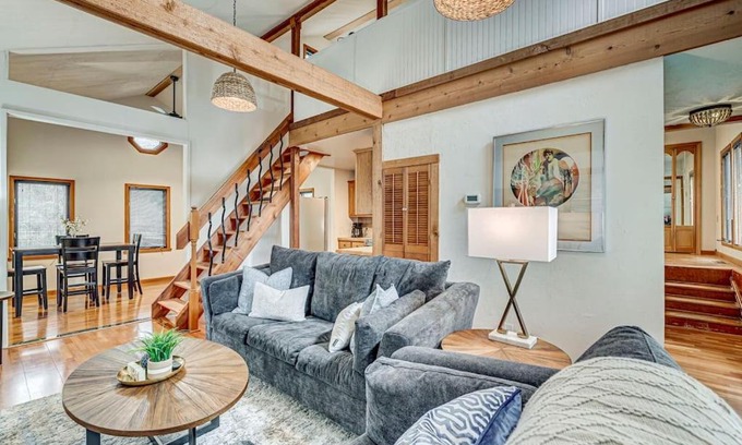 Rocky Ripple Casa | Riverfront Loft Near Butler and Rocky Ripple