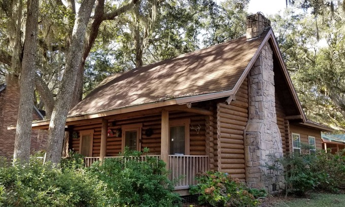 Nahunta Cabina | RIVERFRONT LOG CABIN, bosques profundos de Georgia del Sur. Ya vendrás! Los peces están saltando