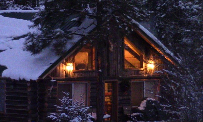 Questa Cabina | Riverfront Log Cabin, a minutos de tu aventura al aire libre