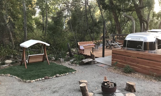 Three Rivers Cabina | RIVERFRONT Lush & Lux AIRSTREAM Cabina Vistas impresionantes