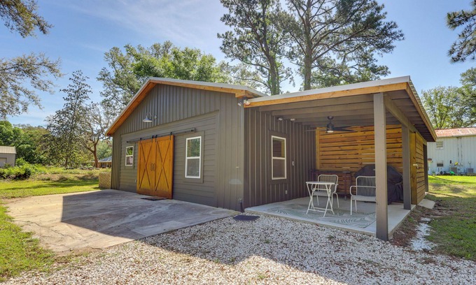 Foley Cabina | Riverfront Magnolia Springs Cabin Rental w/ Grill
