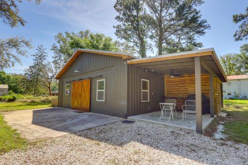 Foley Casa | Riverfront Magnolia Springs Cabin Rental with Grill