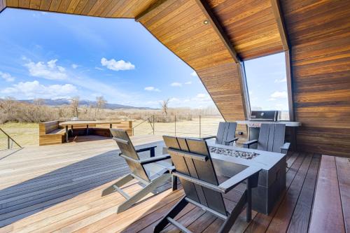 Whitehall Casa | Riverfront Montana Retreat - Deck, Fire Pit and Pond