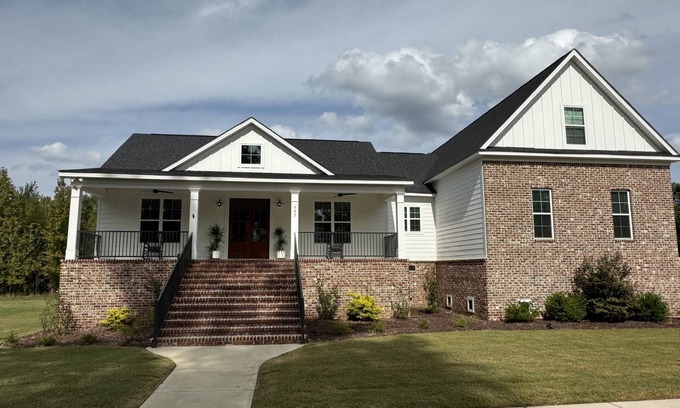 Augusta Casa | Riverfront Neighborhood Masters Rental