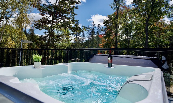 Strong Cabaña | Riverfront Oasis on 55 Pvt Acres with Wifi , Sauna and Hot Tub
