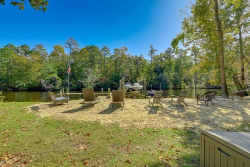 Ernul Casa | Riverfront Pollocksville Home with Private Beach!