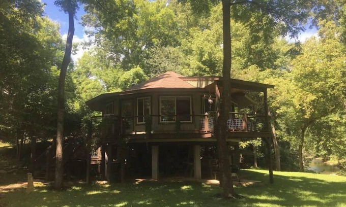 Hot Springs Cabina | Riverfront! Private, short walk to town