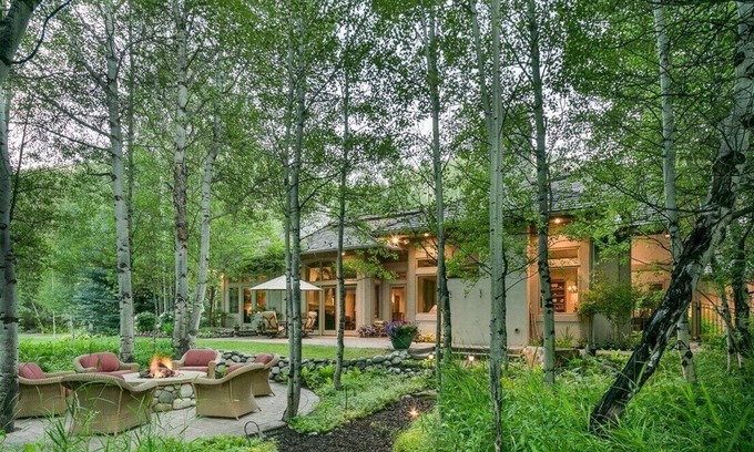 Sun Valley Casa | Riverfront Rainbow Bend Estate with Hot Tub