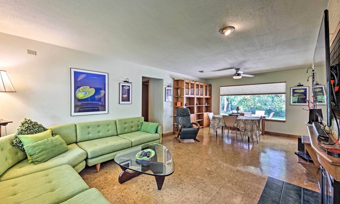 Glendale Casa | Riverfront Retreat ~ 4 Mi to Downtown Milwaukee!