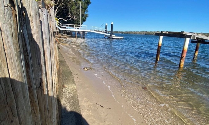 Fernbank Creek Casa | Riverfront retreat with swimming pool in Port Macquarie