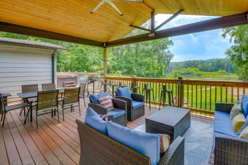 Royal Casa | Riverfront Royal Home with Hot Tub and Fire Pits!
