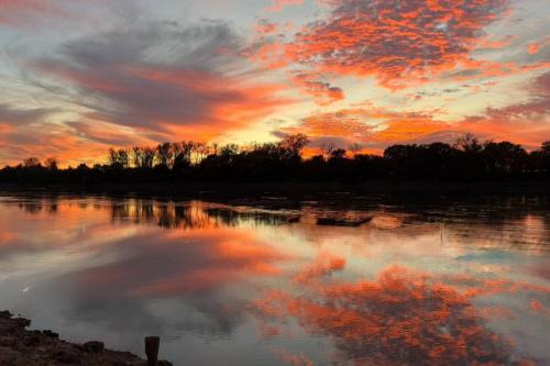 St. Joseph Casa | Riverfront Studio Cabin with Best View and Huge Yard