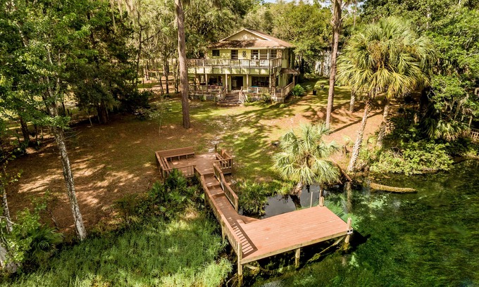 Dunnellon Casa | Casa de vacaciones frente al río en el río Rainbow con muelle
