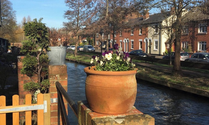Winchester Cabaña | Rivergem - Riverside Coach House