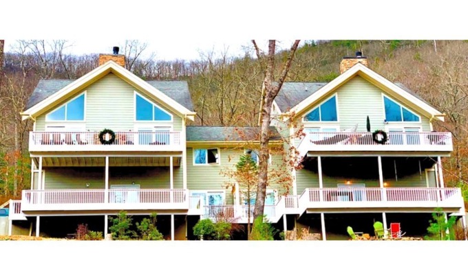 Burnsville Casa | Riverrun Retreat Vacation Home -Multi family/group