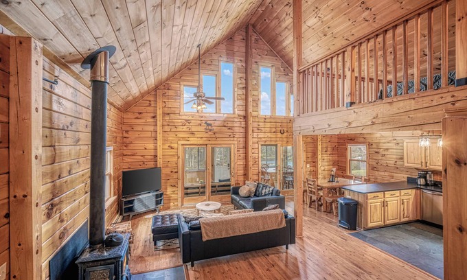 Twin Mountain Cabina | River’s Bend - Riverfront Bretton Woods Cabin