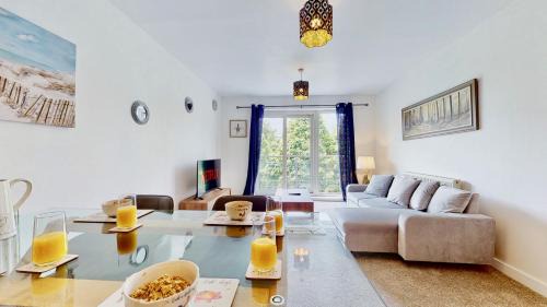 Maidstone Apartamento | Riverside Apartment with Parking 1 Mile from Town Centre