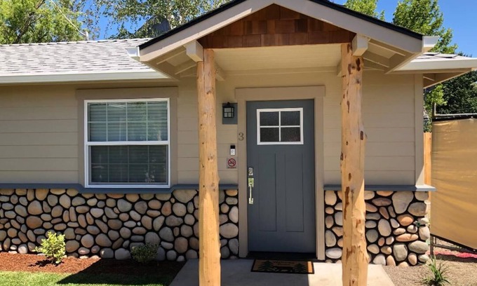 Grants Pass Casa | Riverside Cabin 3 - (Brand New Construction)