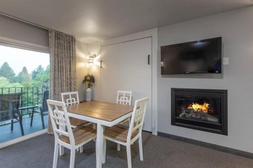 Bend Casa | Riverside Condo located Downtown Enjoy Nightlife