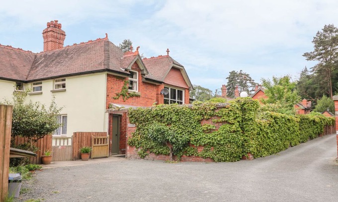 Llanwrthwl Cabaña | Riverside Cottage, LLANWRTHWL