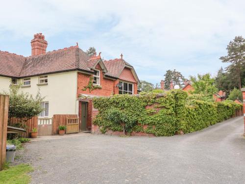 Llanwrthwl Casa | Riverside Cottage