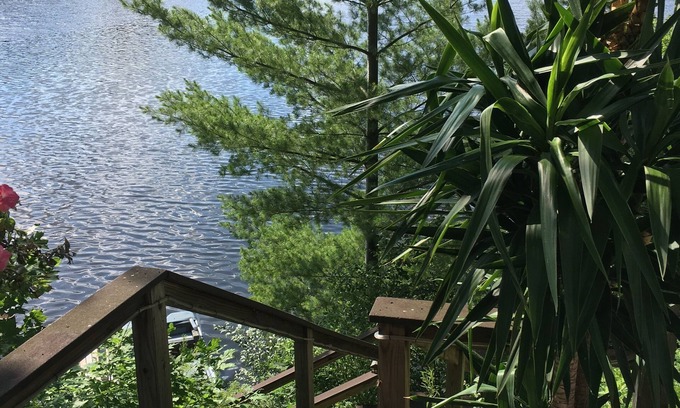Stanwood Casa | Riverside Cottage