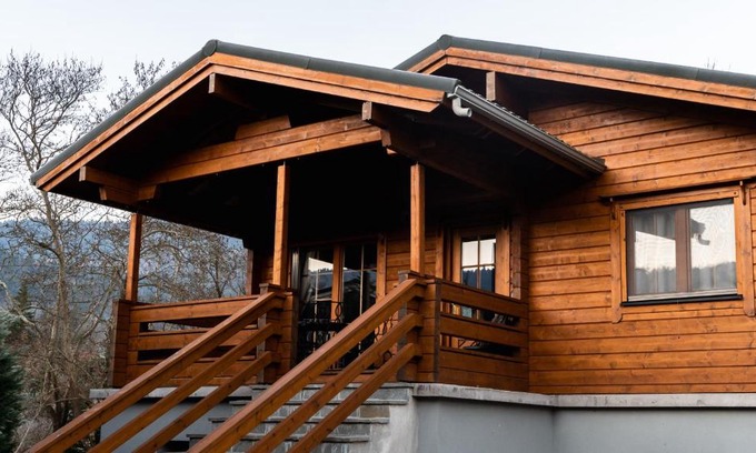 Karpenisi Chalet De Esquí | Riverside Forest Retreat-Chalet
