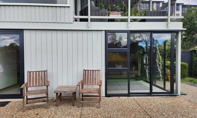 Claudelands Cabaña | Riverside Hideout - Hamilton Downstairs Unit