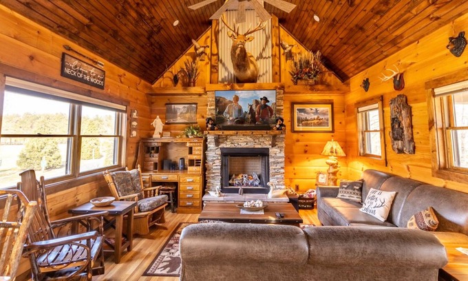 Altamont Casa | Riverside Home Near Linville Gorge