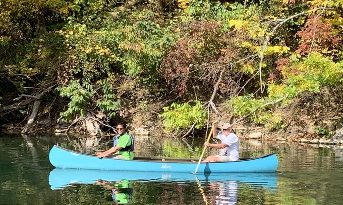 Ozark Casa | Riverside Inn on the Finley with a hot tub & more!
