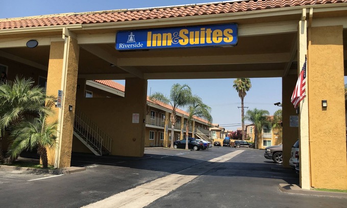 La Sierra Hotel | Riverside Inn & Suites