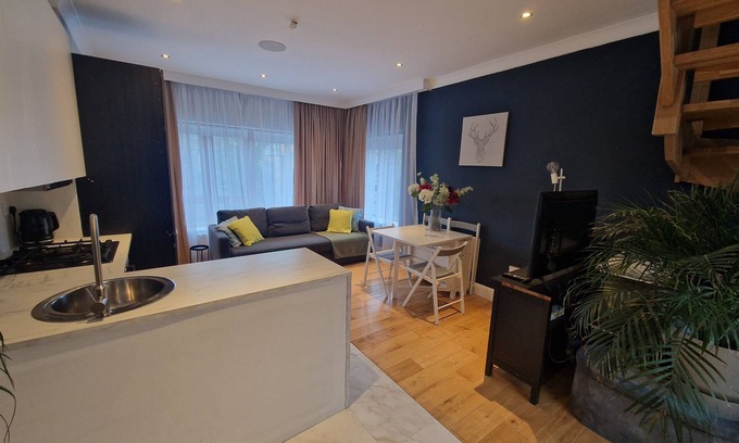 Chapelizod Apartamento | Riverside modern gem in Dublin