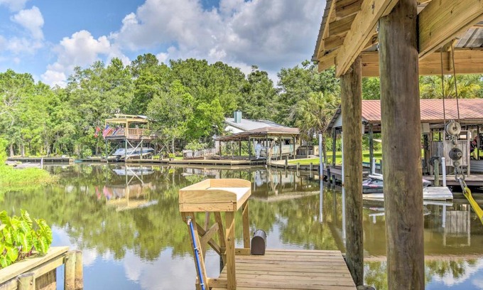 Foley Casa | Riverside New Magnolia Springs Home with Dock, Beach