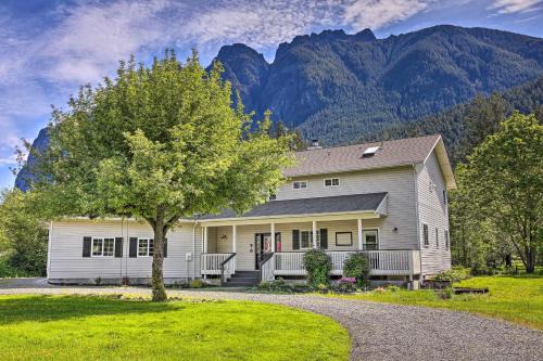 North Bend Casa | Riverside North Bend Oasis Stunning Mountain View