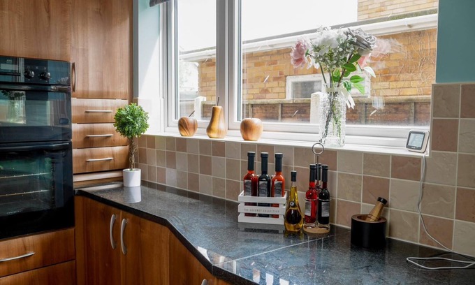 Stockton-on-Tees Casa | Riverside Retreat - Luxurious 4 Bedroom House