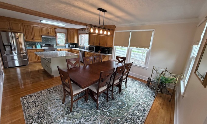 Fries Casa | RIVERSIDE RETREAT - an outdoor enthusiasts and bikers DREAM Location!