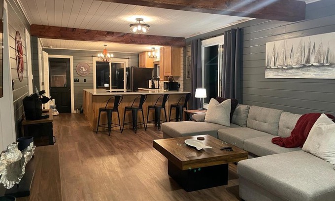 Riverside Casa | Riverside Retreat