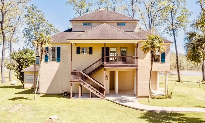 Atchafalaya Casa | Riverside Retreat w/ Pool & Water Front Dock in Louisiana's Paradise!