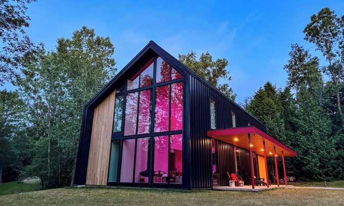 Oconto Casa | Riverside Retreat: Where Nature & Luxury Meet