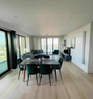 Custom House Casa | Riverside Rooms and Apartments