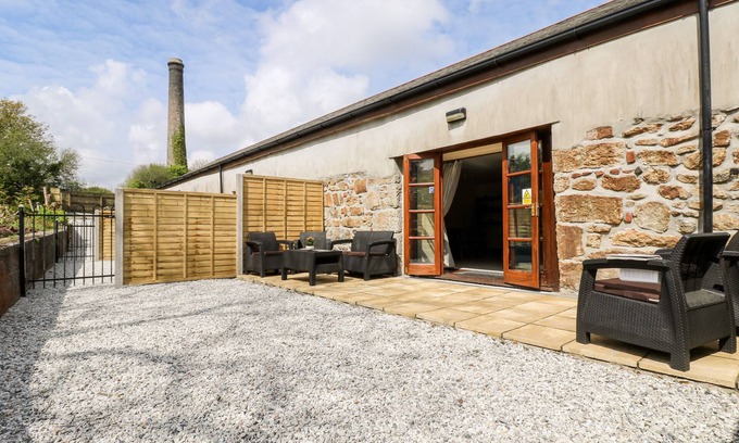 Stenalees Cabaña | RIVERSIDE@THE WEST DRY, family friendly, with a garden in St Austell