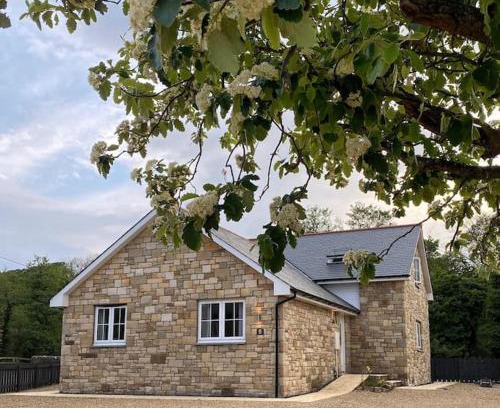 Wooler Casa | Riverside View - Large, modern 4 bedroom house with hot tub