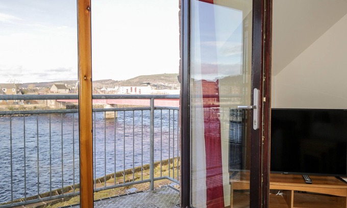 Inverness Apartamento | Riverview Apartment