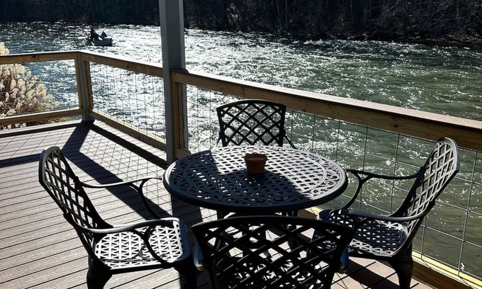Bristol Casa | Riverview Retreat Pad #5